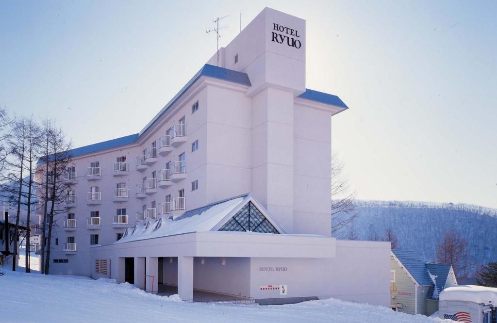 Hotel Ryuo Яманути Экстерьер фото